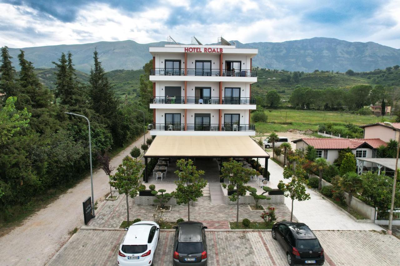 Hotel Roalb Radhimë 外观 照片