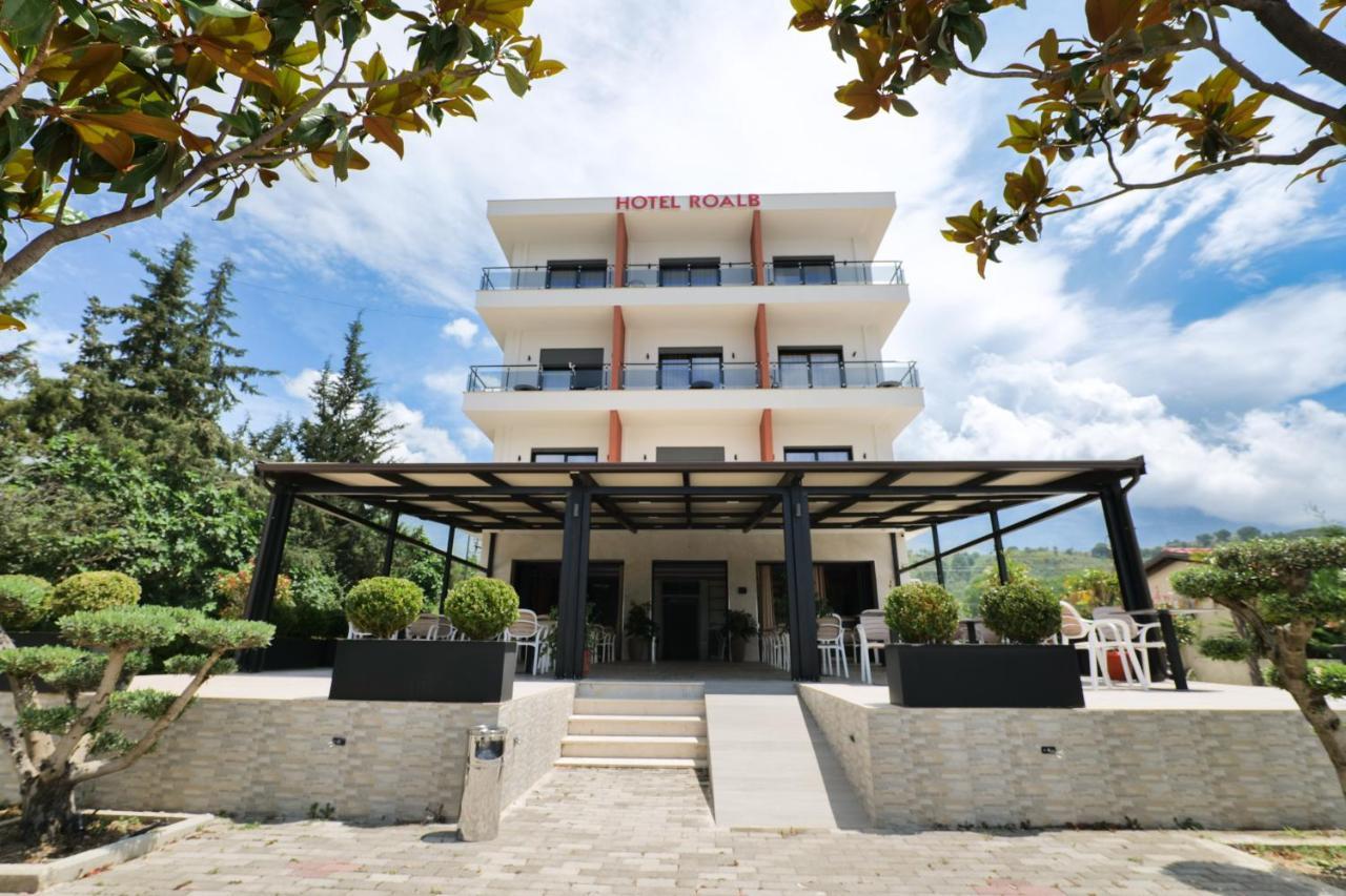 Hotel Roalb Radhimë 外观 照片
